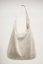Afbeelding in Gallery-weergave laden, DSTRCT Exclusive suede schoudertas Beige