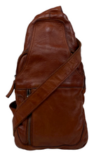 Afbeelding in Gallery-weergave laden, DSTRCT HARRINGTON ROAD Schoudertas Bodybag cognac