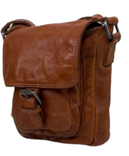 Afbeelding in Gallery-weergave laden, DSTRCT Schoudertas HARRINGTON ROAD cognac