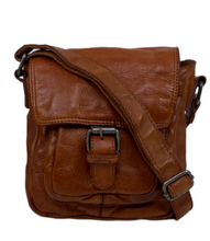 Afbeelding in Gallery-weergave laden, DSTRCT Schoudertas HARRINGTON ROAD cognac