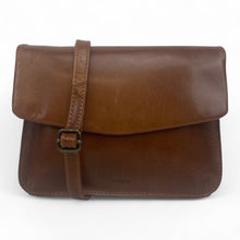 Afbeelding in Gallery-weergave laden, DSTRCT Alba Chique Clutch Cognac
