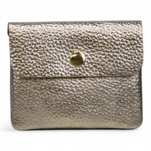 Afbeelding in Gallery-weergave laden, DSTRCT Floater Field wallet Gold 512930.00
