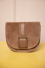 Afbeelding in Gallery-weergave laden, DSTRCT Portland Road Crossover Klep Taupe 129840.25
