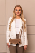 Afbeelding in Gallery-weergave laden, DSTRCT Portland Road Clutch Taupe 129740.25
