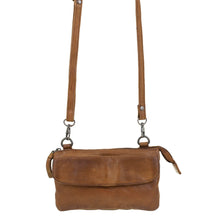 Afbeelding in Gallery-weergave laden, DSTRCT HARRINGTON ROAD SMALL BAG COGNAC 351030.30
